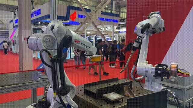 1694154349788890dCbz.gif 焊接機器人.gif